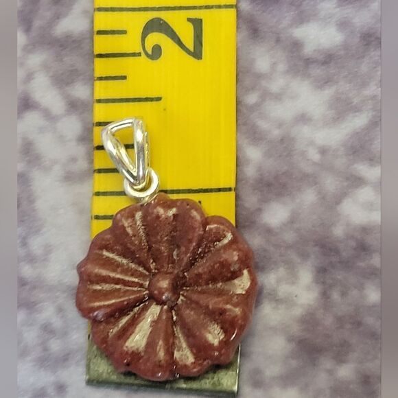 Thulite Carved Floral Pendant - Picture 2 of 9